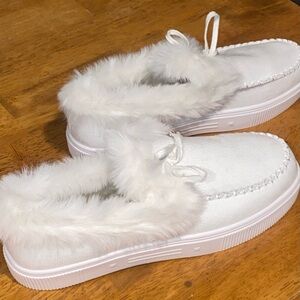 Womens Indoor/Outdoor Slippers NWOT